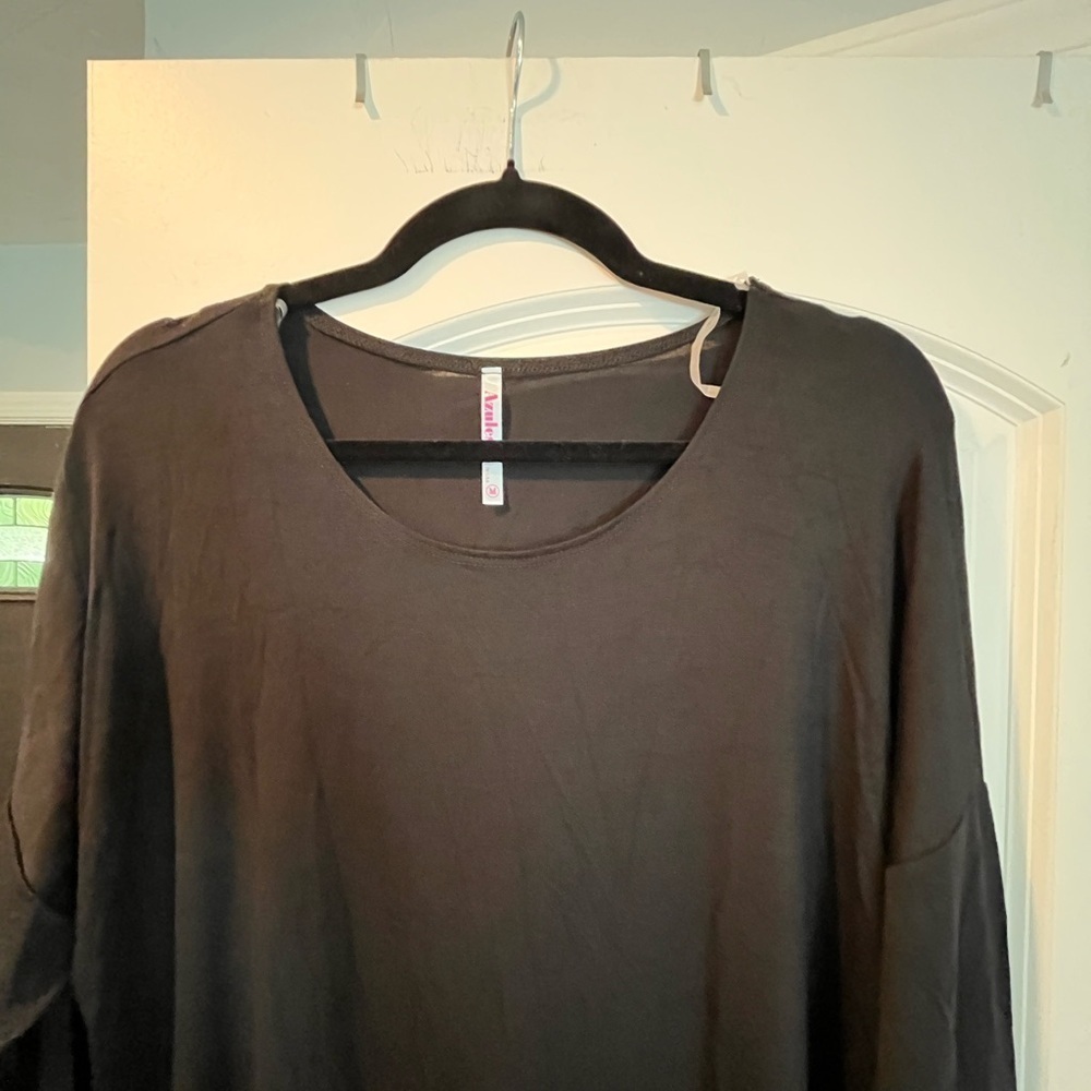 ~Azules~ Black Top - Picture 2 of 6